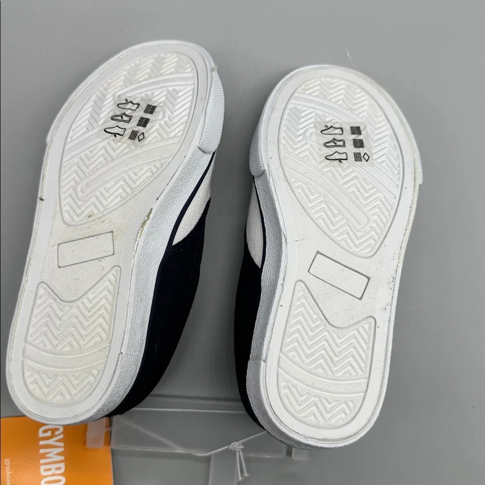 Boys Palm Tree Slip-On Sneakers in Size 10